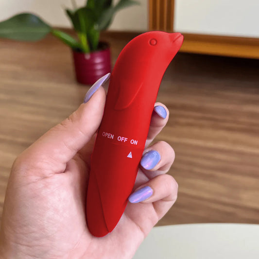 Vibrador Golfinho Ponto G com Dupla Estimulação Soft Touch - Vermelho