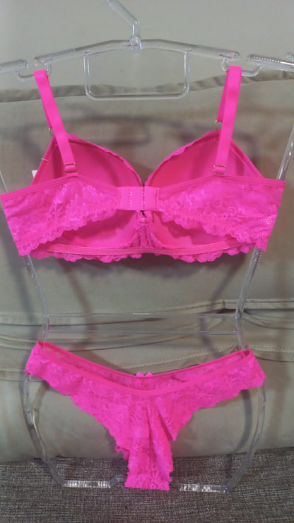 Conjunto Lingerie Todo em Renda - detalhe costas